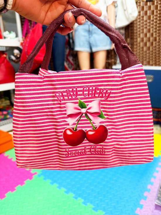 Jewelry - GIVEAWAY unbranded handbag